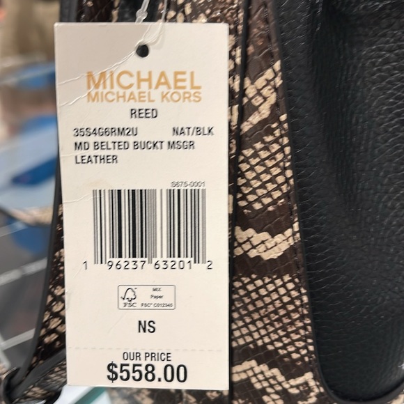 MICHAEL KORS 
Reed Md Pebbled Leather Belted Bucket Messenger Satchel Crossbody - Picture 11 of 16